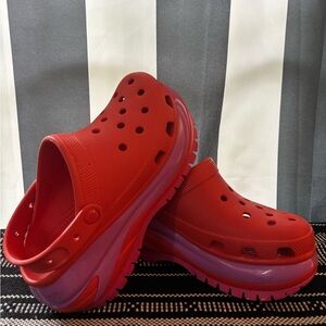 CROCS Women's Platform Clogs in Lava sz 9